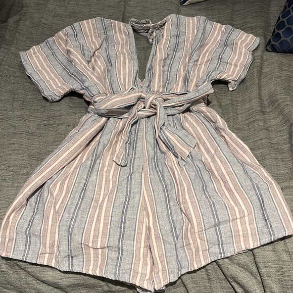 American Eagle summer onesie - Picture 3 of 3